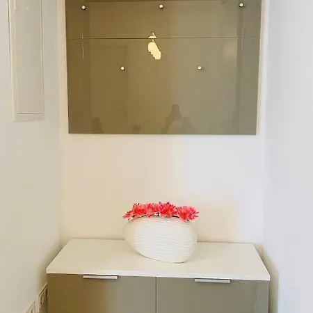 Apartment Stadtpark Wohnung Nr 8 *